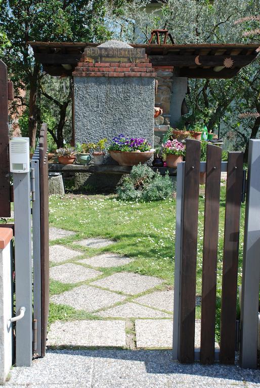 Bed And Breakfast Il Girasole Lamporecchio Exterior photo